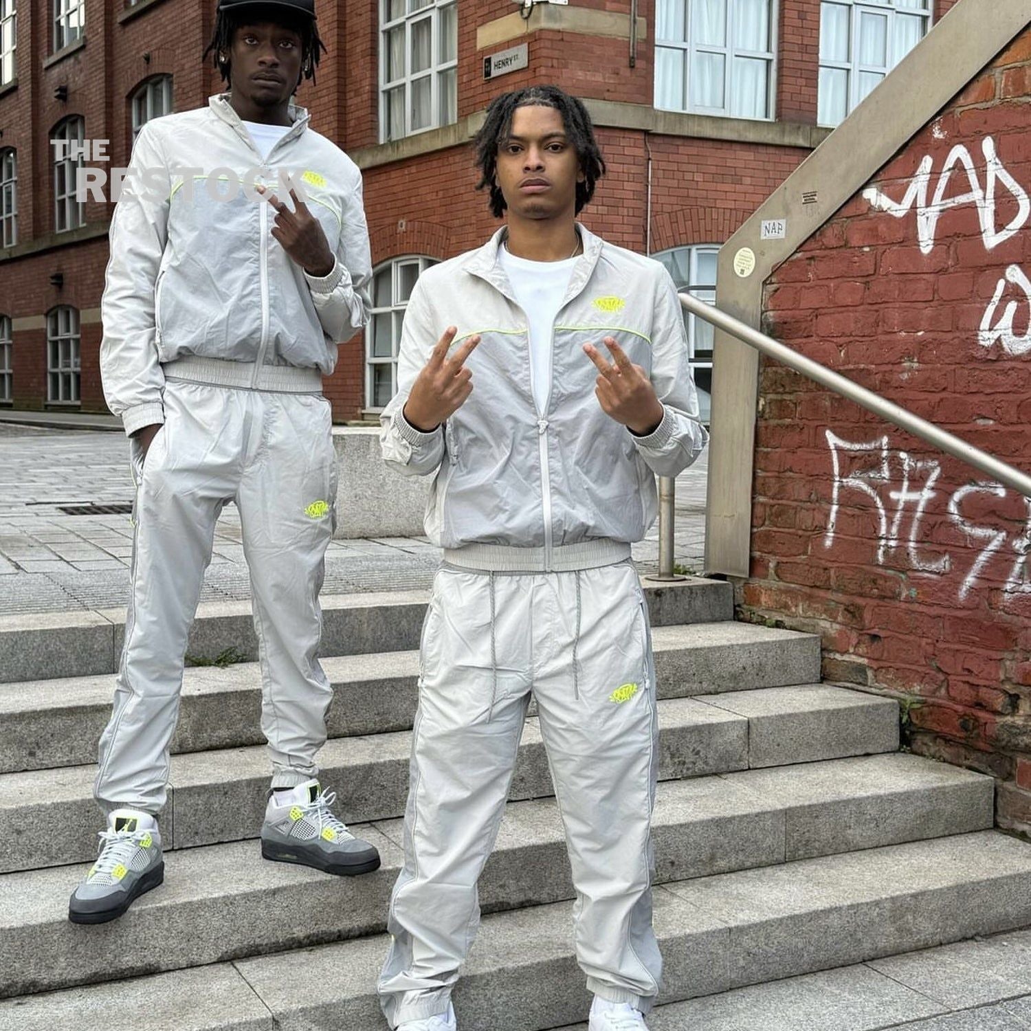 Syna World Logo Shell Tracksuit - Light Grey / Volt