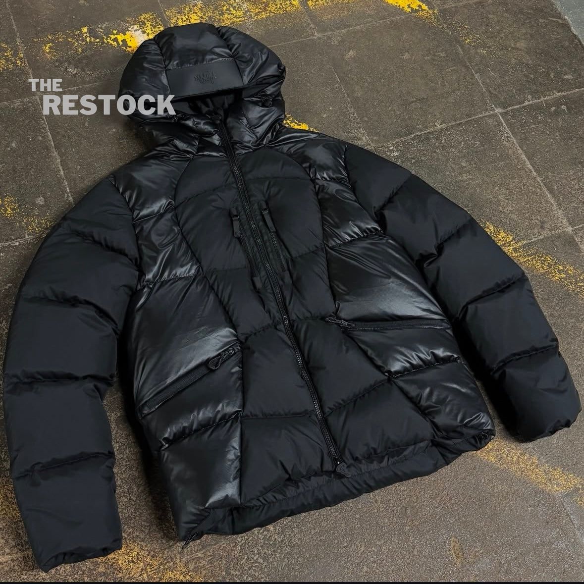 Syna World Wave Puffer Jacket - Black