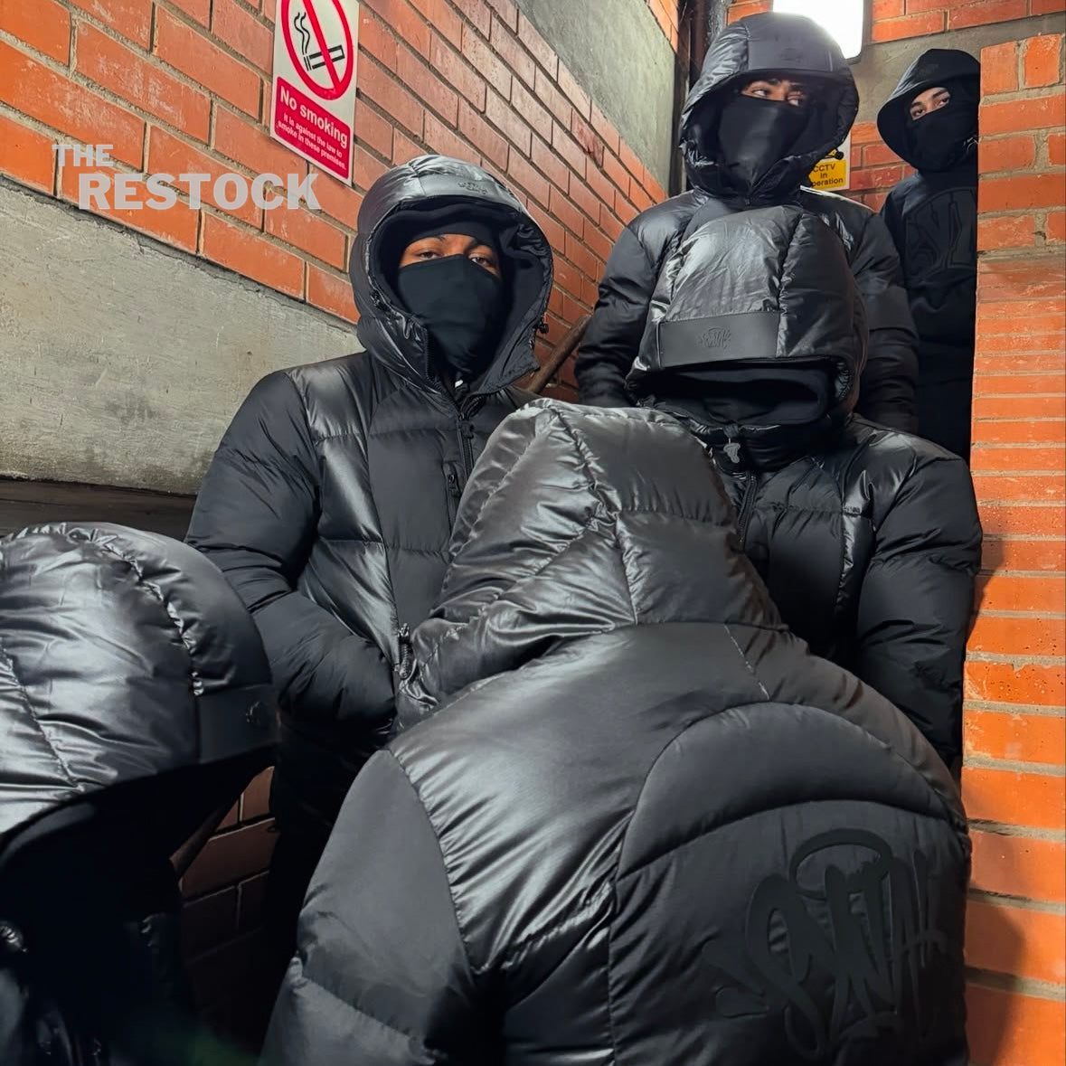 Syna World Wave Puffer Jacket - Black