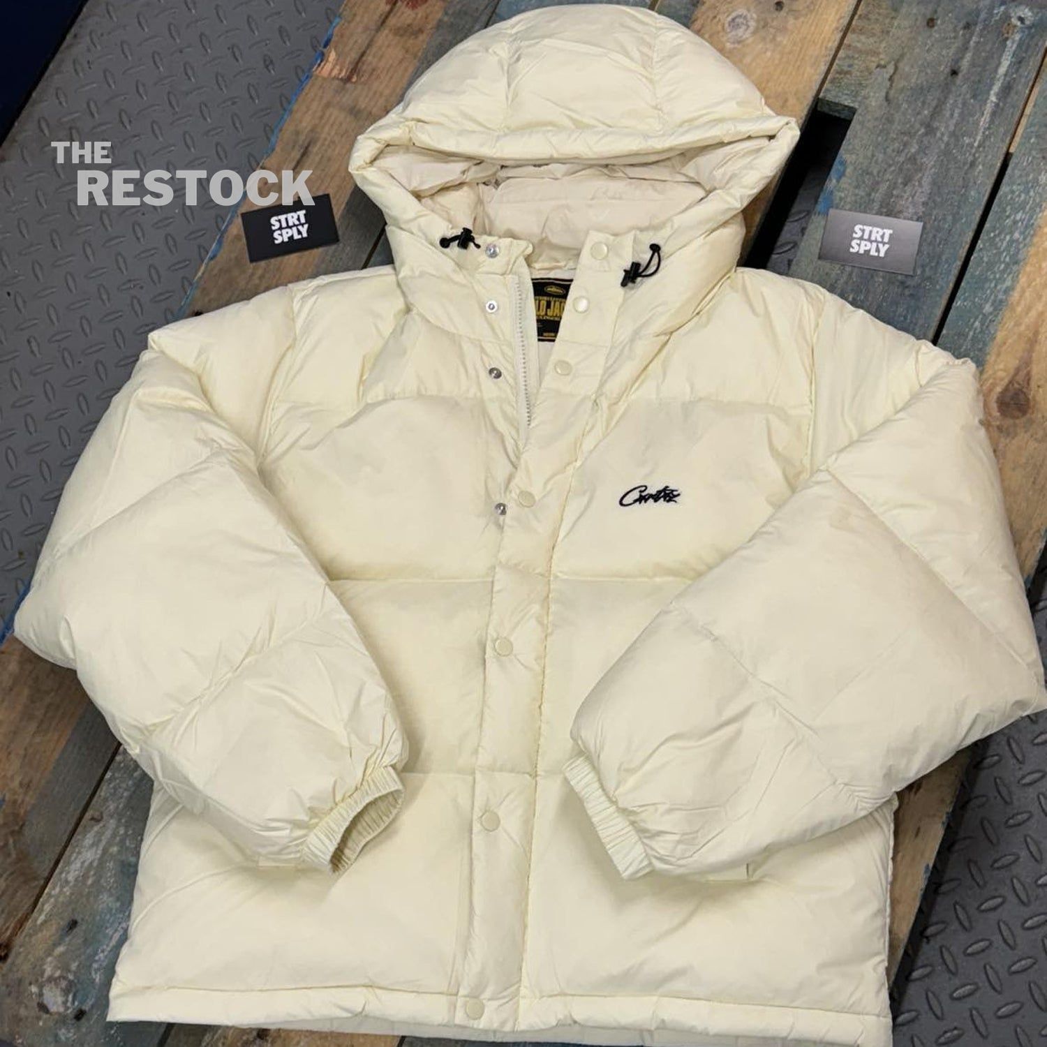 Corteiz RTW Bolo V2 Puffer Jacket - Off White